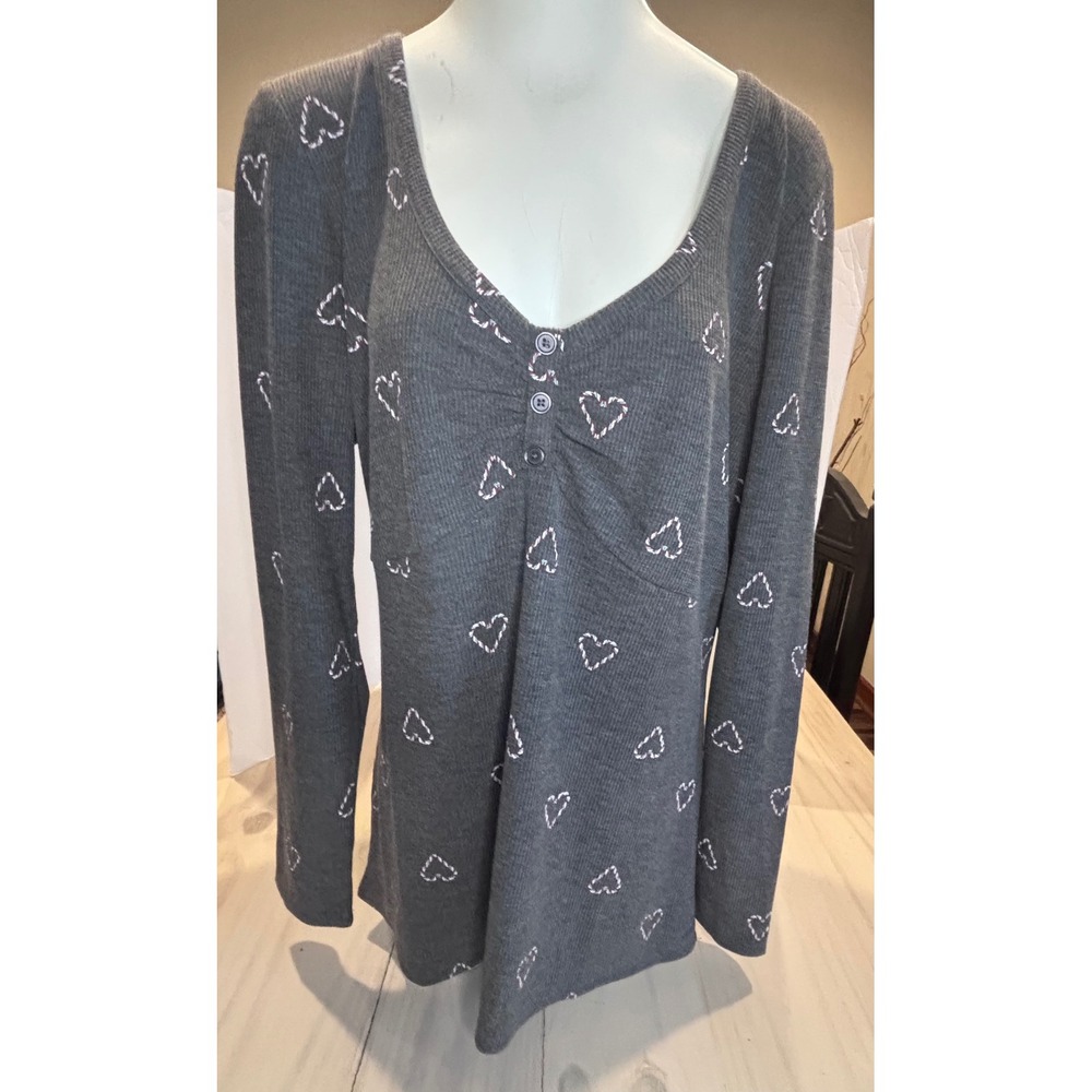 Torrid Womens Plus Size 2 Gray Candy Cane Heart Waffle Knit Henley Thermal Top